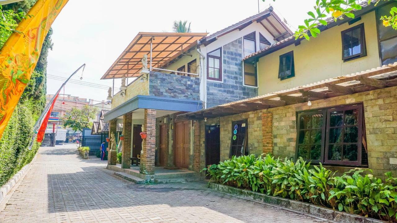 Oyo 1488 Hotel Cemara Asri Lembang Exteriér fotografie